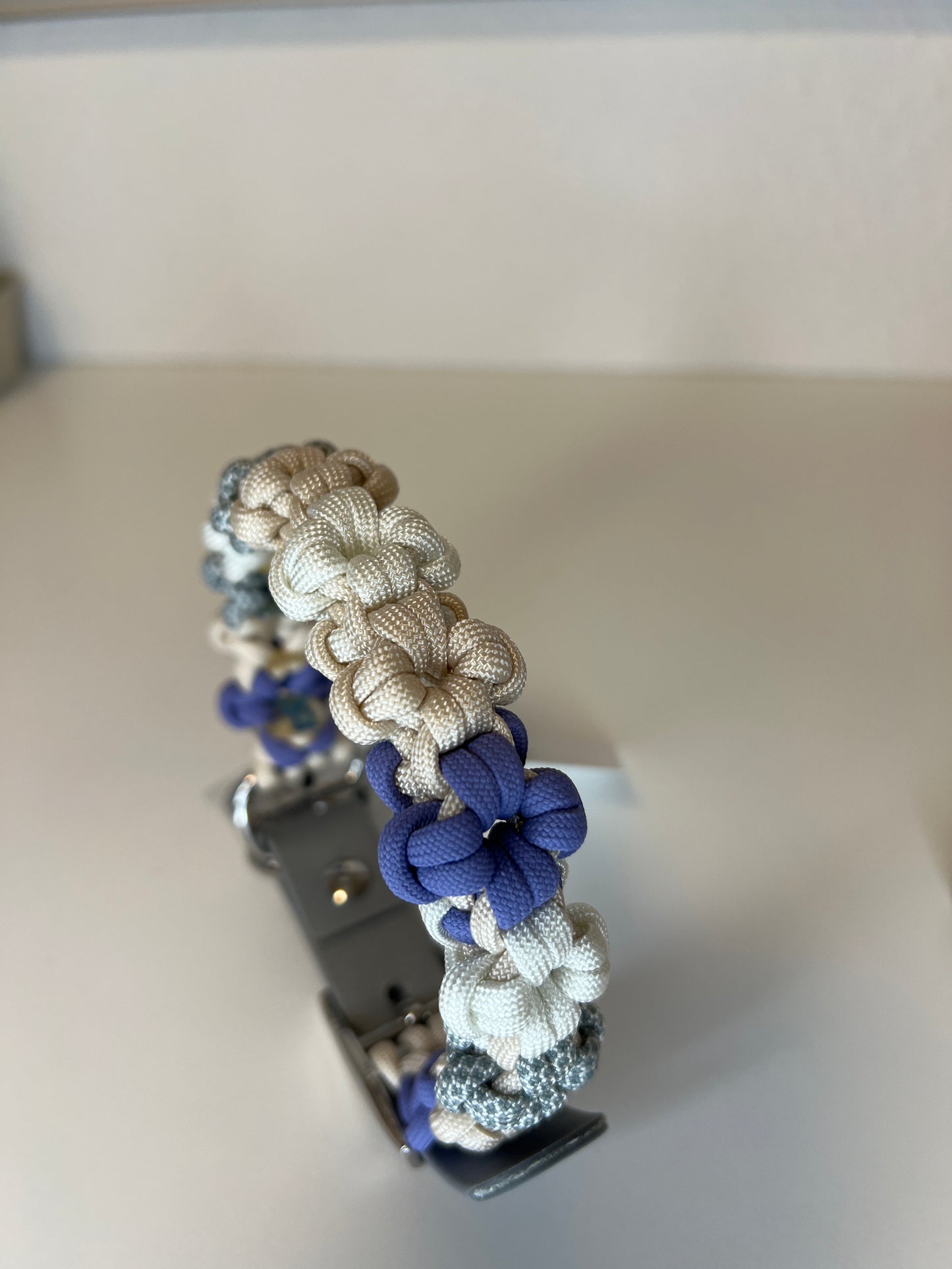Mini Flower power Halsband  35-39cm